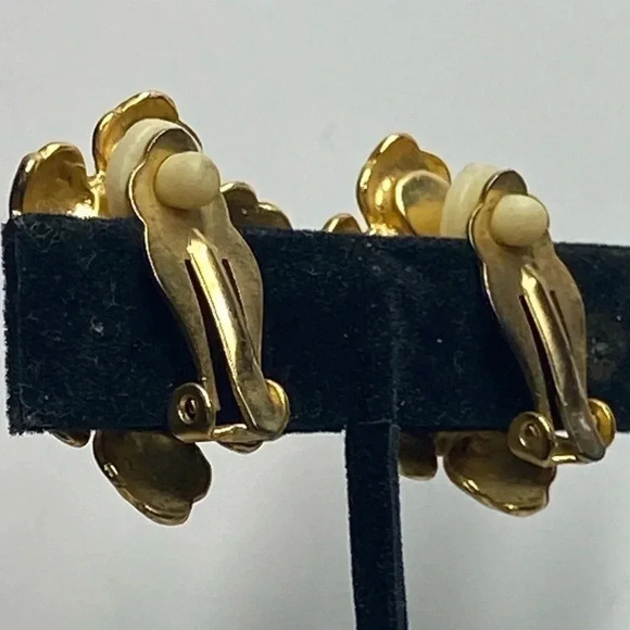 GOLD FAUX PEARL, RHINESTONE CLIP EARRINGS - Picture 5 of 11